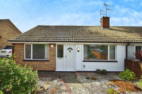 2 bedroom semi-detached bungalow for sale