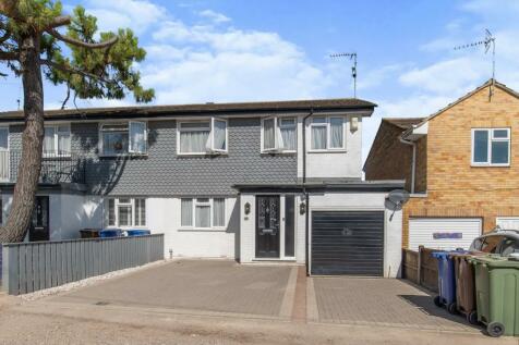 4 bedroom semi-detached house for sale