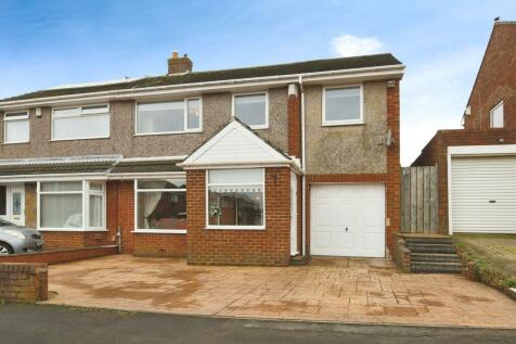 4 bedroom semi-detached house for sale