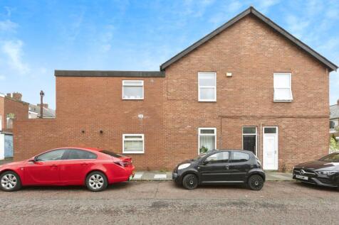 5 bedroom terraced house for sale