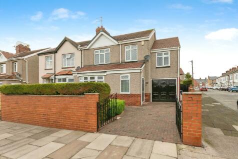 3 bedroom semi-detached house for sale