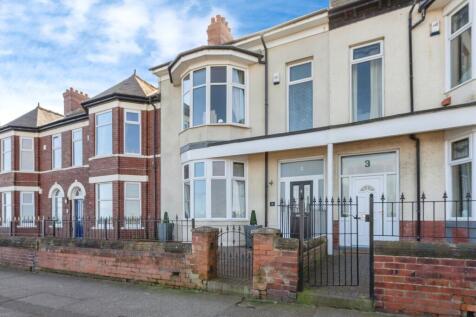 5 bedroom terraced house for sale