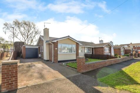 2 bedroom semi-detached bungalow for sale
