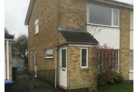 2 bedroom semi-detached house for sale