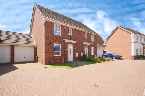 3 bedroom semi-detached house for sale