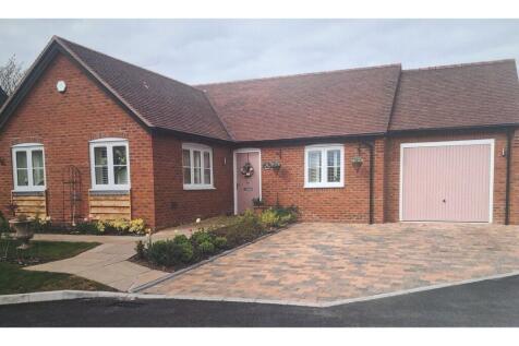 2 bedroom detached house for sale