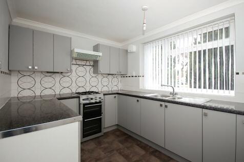 2 bedroom ground floor flat for sale