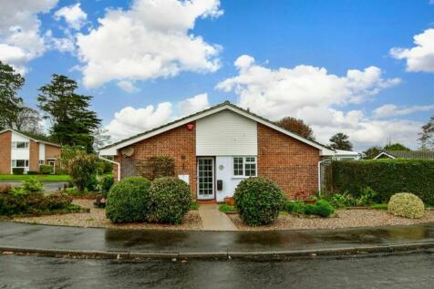 2 bedroom semi-detached bungalow for sale