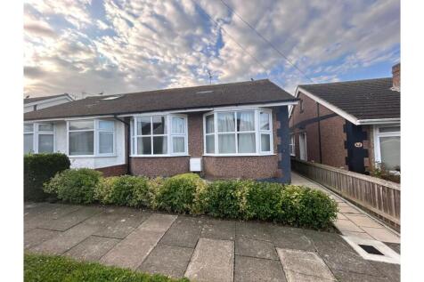 2 bedroom semi-detached bungalow for sale