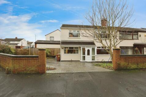 4 bedroom semi-detached house for sale