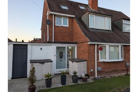 4 bedroom semi-detached house for sale