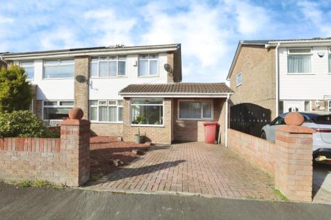 3 bedroom semi-detached house for sale