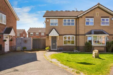 3 bedroom semi-detached house for sale