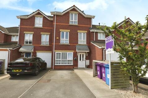 4 bedroom town house for sale