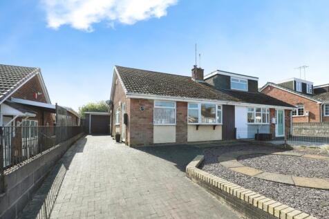 2 bedroom semi-detached bungalow for sale