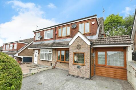 3 bedroom semi-detached house for sale
