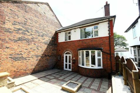 3 bedroom link detached house for sale