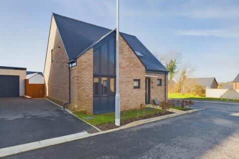 St Marys Road, Callington 3 bed bungalow for sale