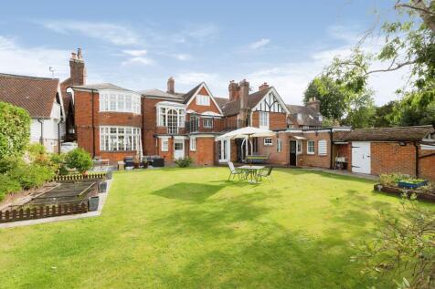 9 bedroom semi-detached house for sale
