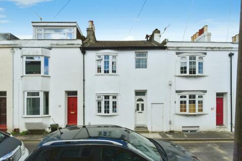 4 bedroom terraced house for sale