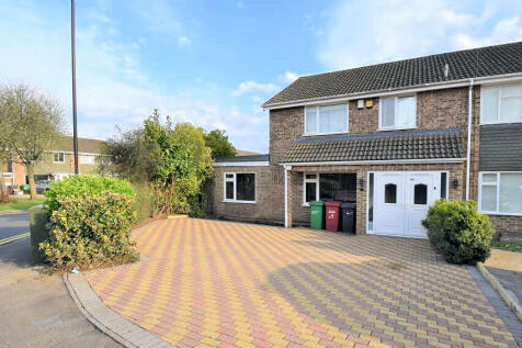 4 bedroom semi-detached house for sale