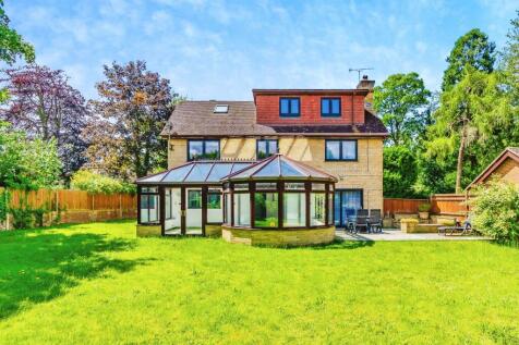 6 bedroom detached house for sale