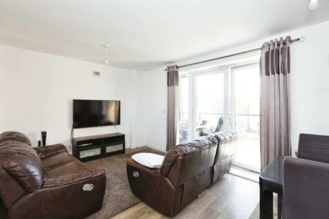 3 bedroom flat for sale