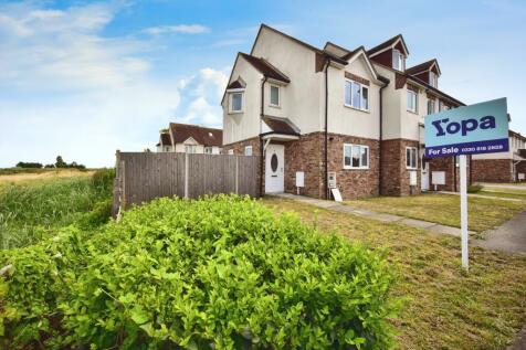 3 bedroom end of terrace house for sale