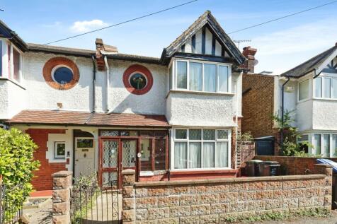 4 bedroom semi-detached house for sale