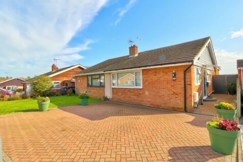 2 bedroom semi-detached bungalow for sale