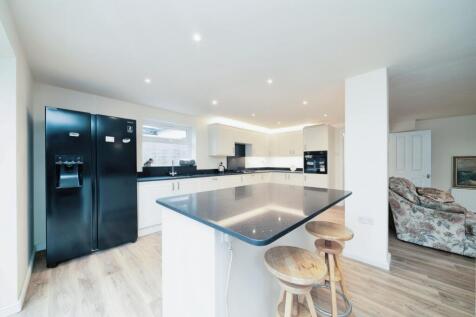 4 bedroom semi-detached bungalow for sale