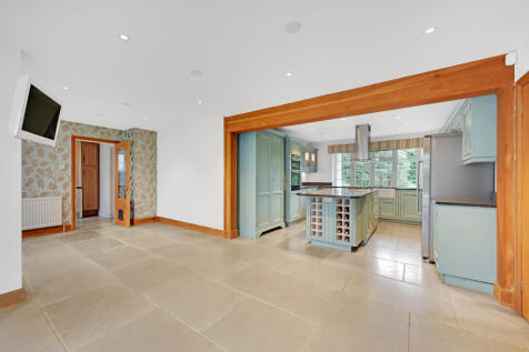 7 bedroom detached house for sale