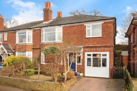 5 bedroom semi-detached house for sale