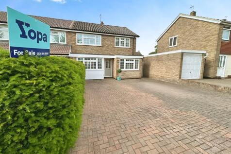 3 bedroom semi-detached house for sale