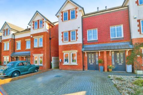 4 bedroom semi-detached house for sale