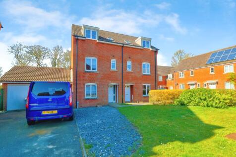 4 bedroom semi-detached house for sale