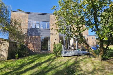 6 bedroom detached house for sale