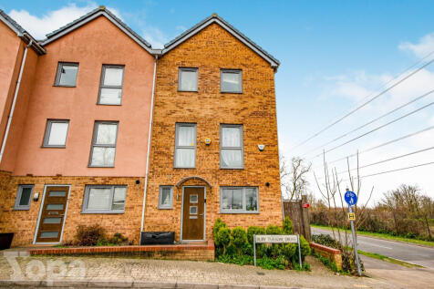 5 bedroom end of terrace house for sale