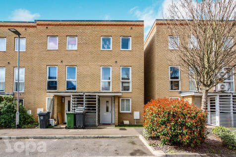 5 bedroom end of terrace house for sale