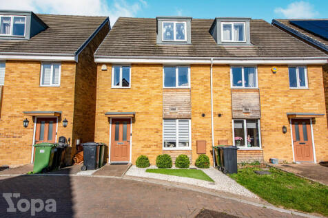 4 bedroom semi-detached house for sale