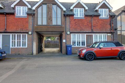1 bedroom maisonette for sale