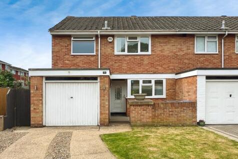 3 bedroom end of terrace house for sale