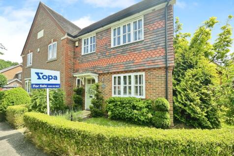 4 bedroom semi-detached house for sale
