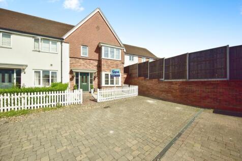 3 bedroom end of terrace house for sale