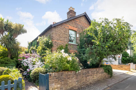 2 bedroom cottage for sale