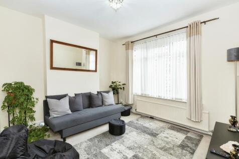 2 bedroom maisonette for sale