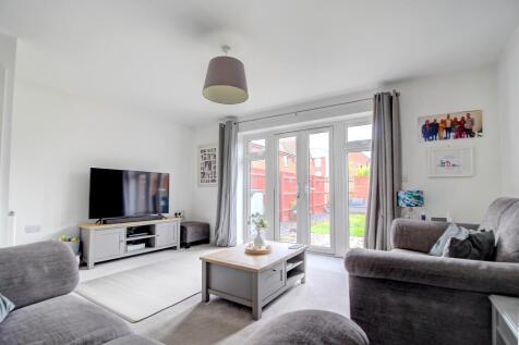 3 bedroom end of terrace house for sale