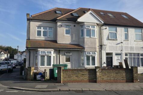 Studio flat for sale