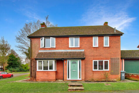 4 bedroom detached house for sale