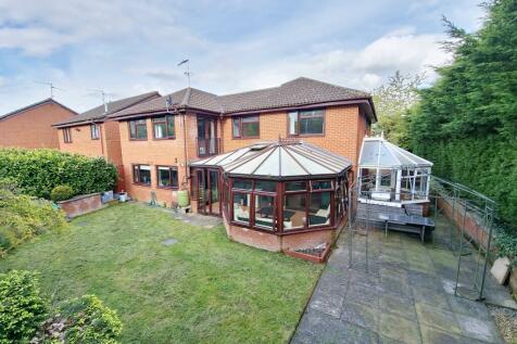 6 bedroom detached house for sale